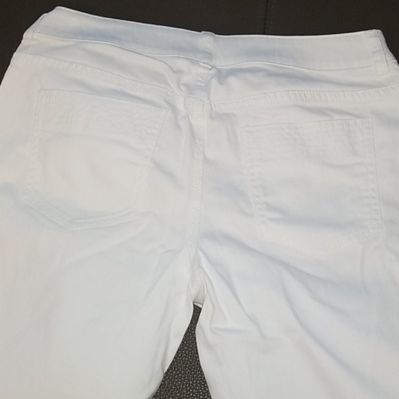 Chico's white Jean's . Chico's size 0.5 size 6 - Picture 5 of 7